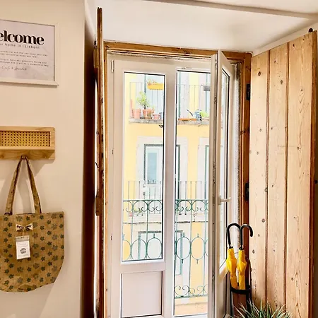 Alcaide - 1 Bedroom In Santa Catarina - With Balcony And Fast Wifi * Lisboa